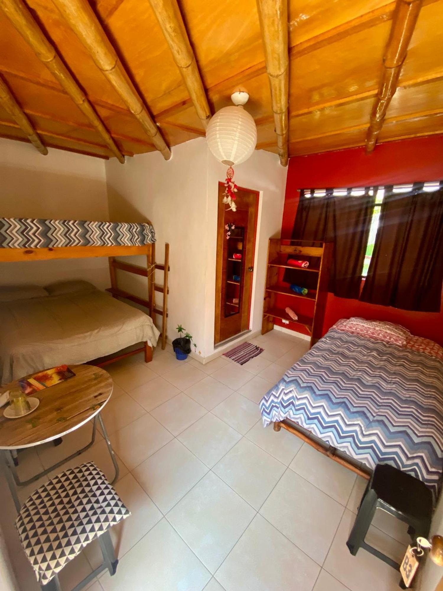 Отель Surf House Chicama Пуэрто Чикама Экстерьер фото